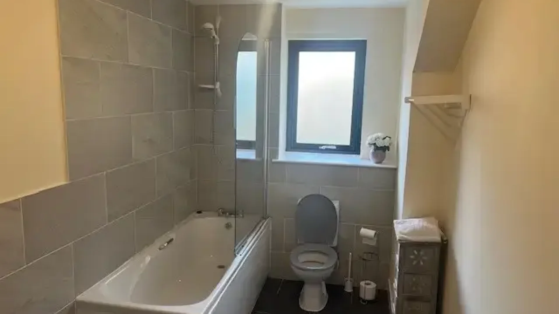 Bathroom-1.webp