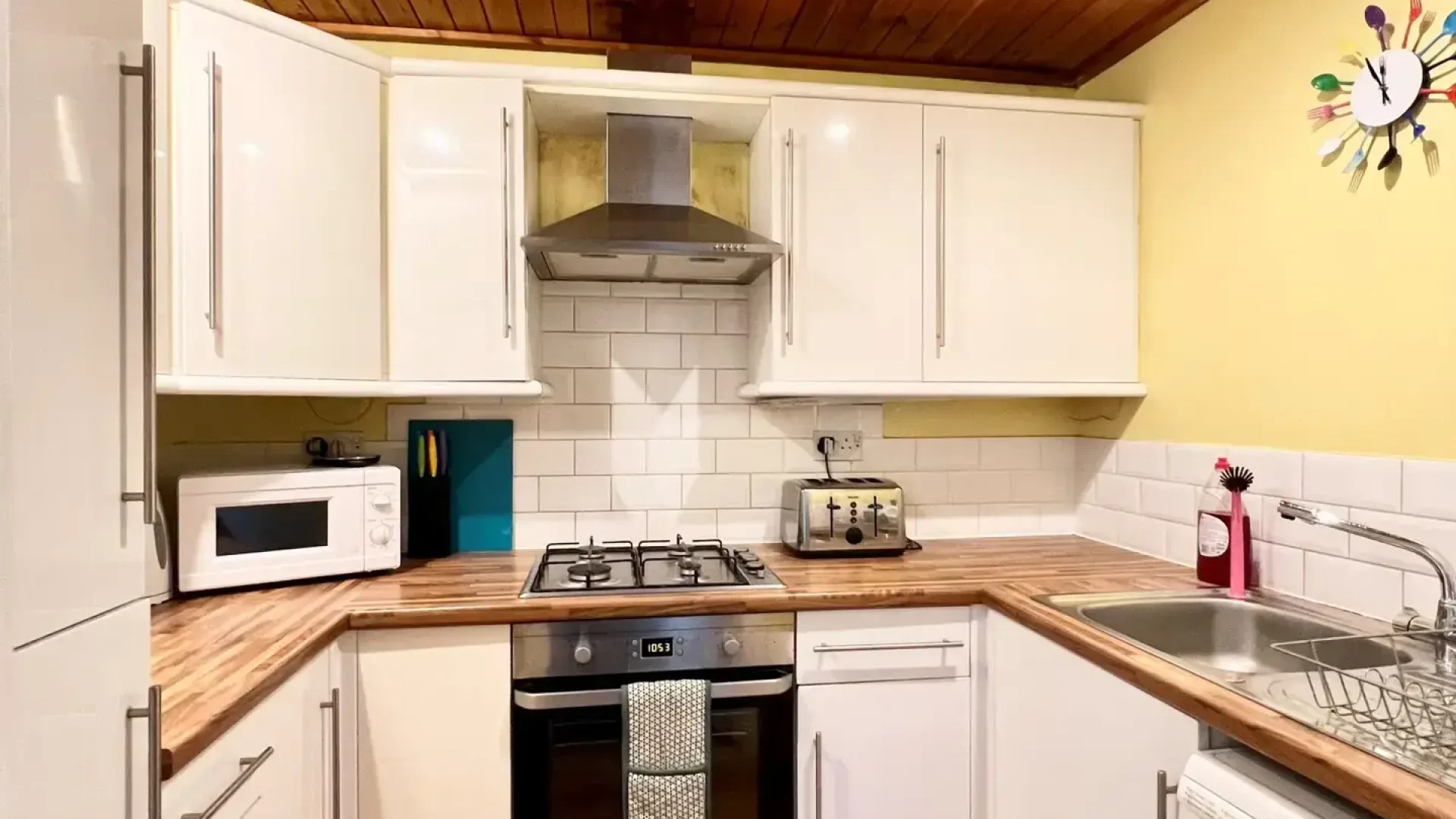 garnet-kitchen-scaled.webp