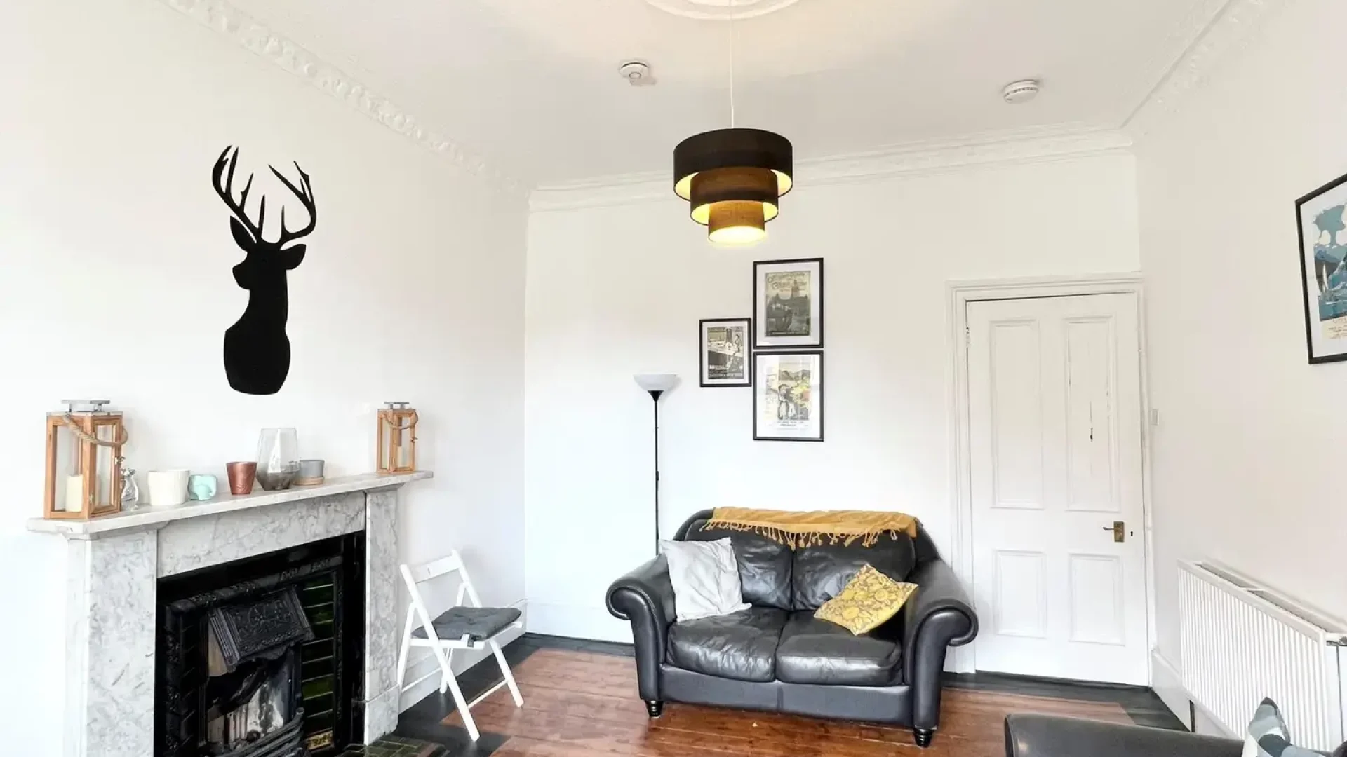 garnet-lounge-scaled.webp